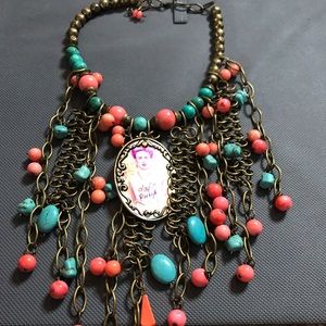 Long Frida kahlo necklace